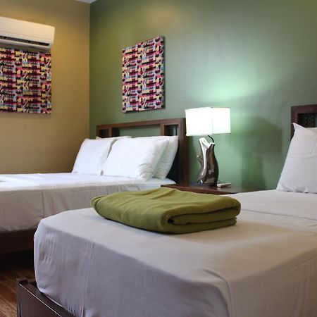 Purple Tree Bed & Breakfast Paranaque City Exterior photo