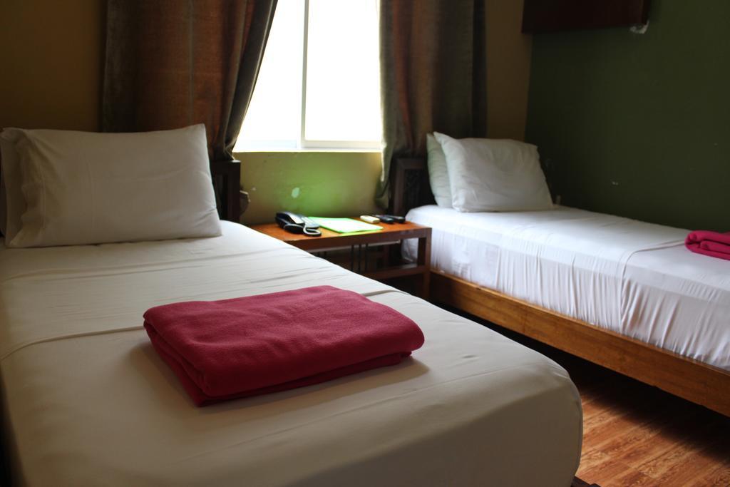 Purple Tree Bed & Breakfast Paranaque City Exterior photo