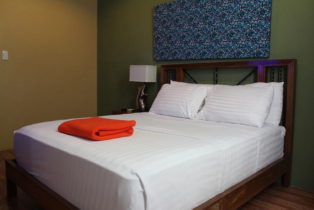 Purple Tree Bed & Breakfast Paranaque City Exterior photo